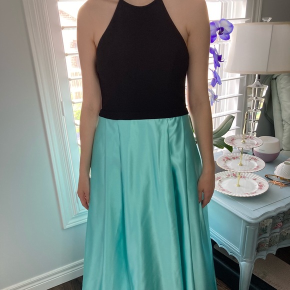 Black and Blue Prom/Grad Dress - Picture 10 of 16